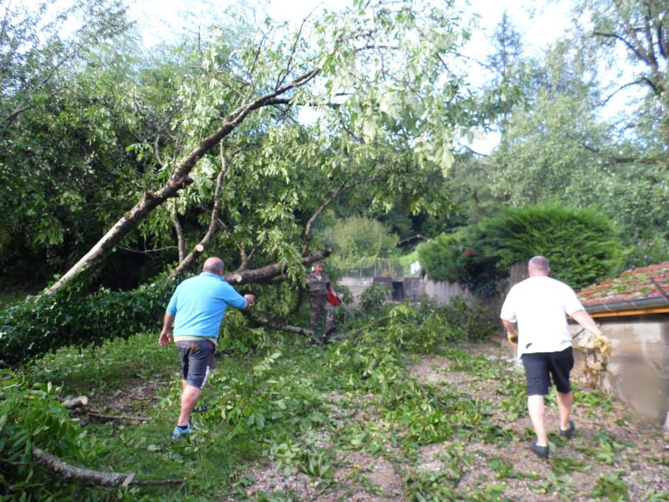 Dégâts à Sault-Brénaz (Ain), suite à l'orage du 3 août 2014. (c) page Facebook des Anciens Elèves de Sault-Brénaz